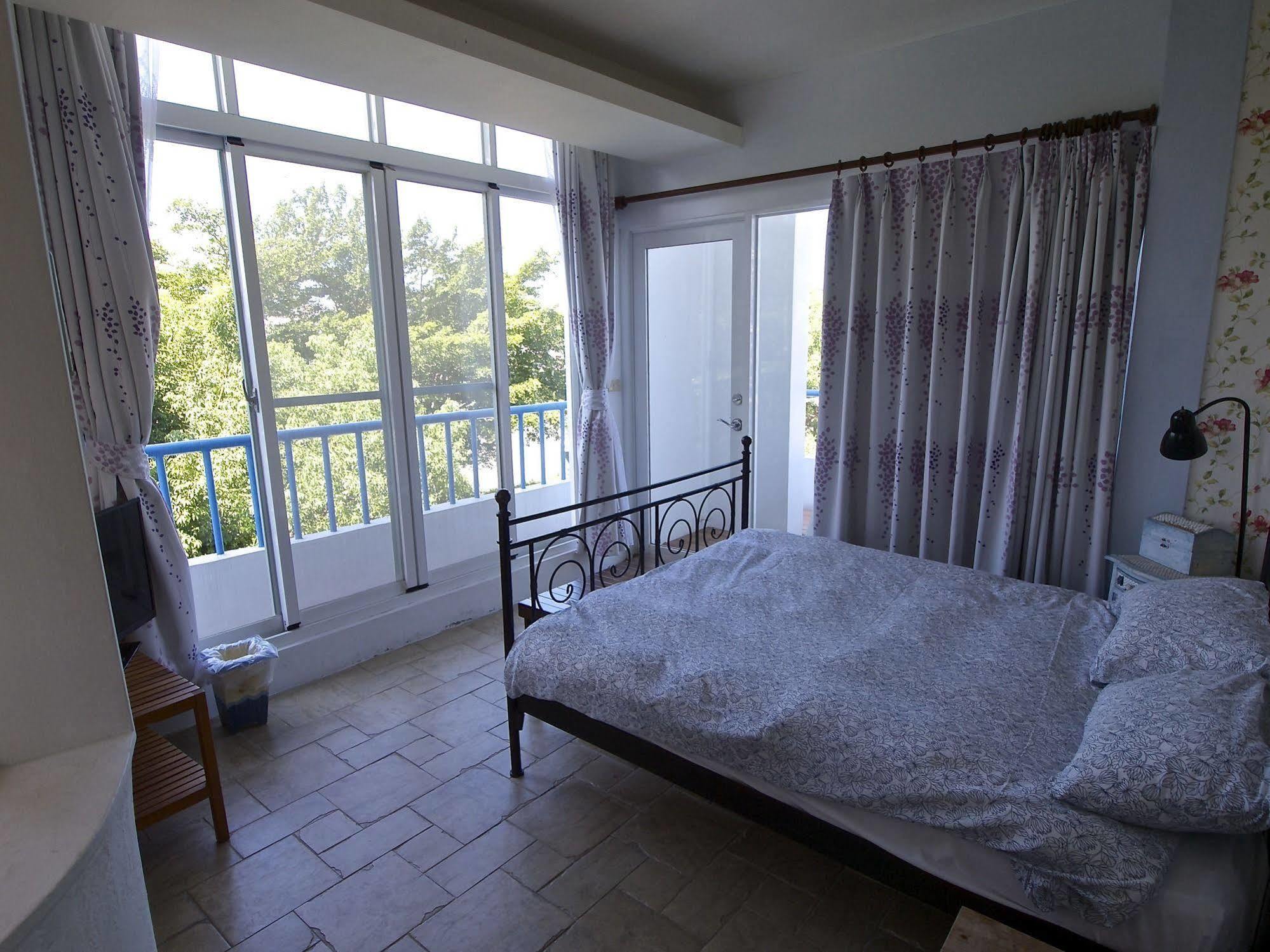 Oia Cafe B&B Taitung Экстерьер фото